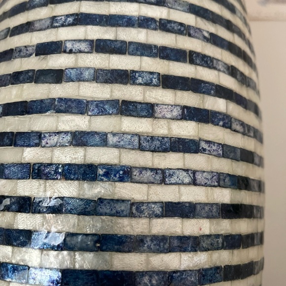 Seashell Vase - Picture 3 of 3